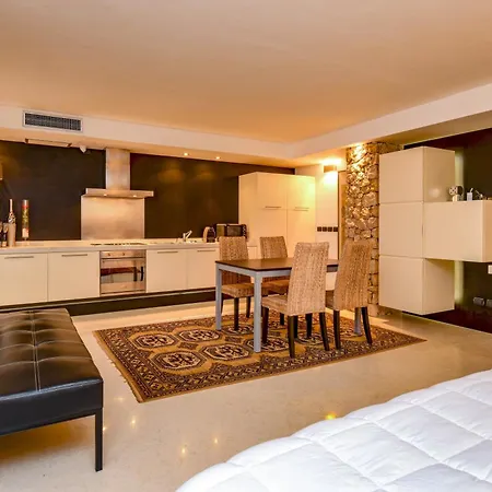 Διαμέρισμα Valand Romantic Luxury On Lake Garda -